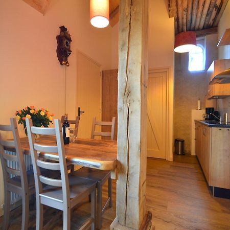Staying In A Thatched Barn With Bedroom Achterhoek Geesteren  Exterior foto