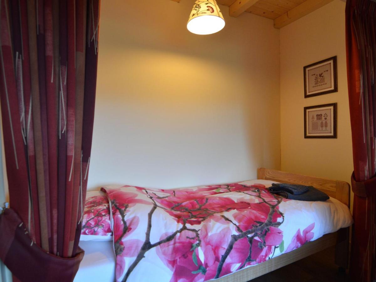 Staying In A Thatched Barn With Bedroom Achterhoek Geesteren  Exterior foto