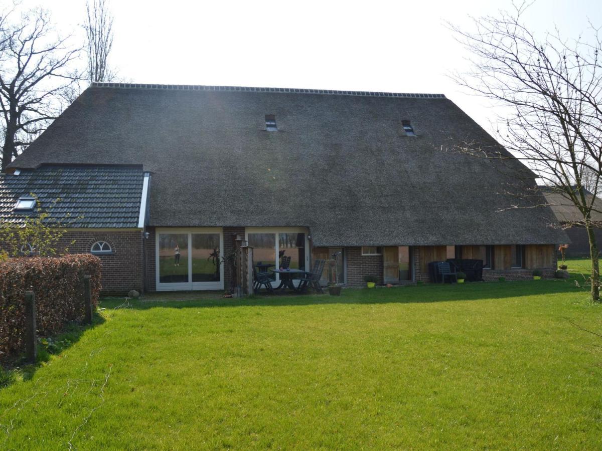 Staying In A Thatched Barn With Bedroom Achterhoek Geesteren  Exterior foto