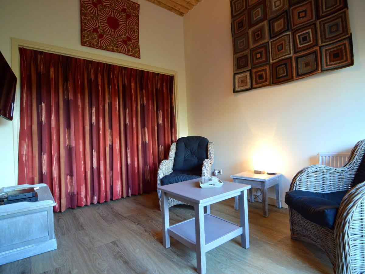 Staying In A Thatched Barn With Bedroom Achterhoek Geesteren  Exterior foto