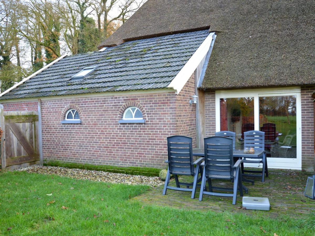 Staying In A Thatched Barn With Bedroom Achterhoek Geesteren  Exterior foto