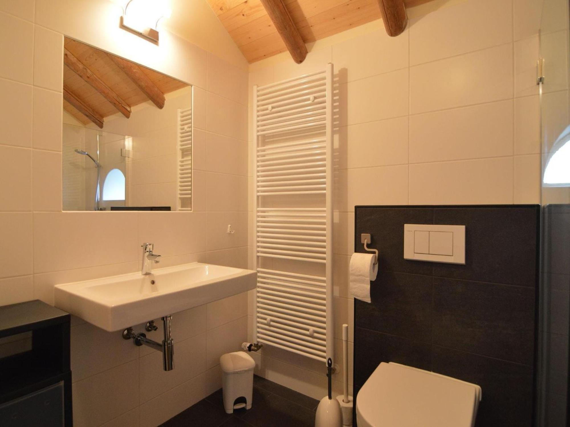Staying In A Thatched Barn With Bedroom Achterhoek Geesteren  Exterior foto